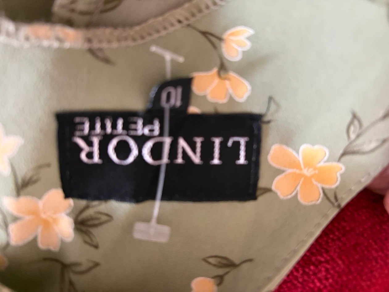 Lindor Petite Floral midi Dress fits size 12 - photo 4