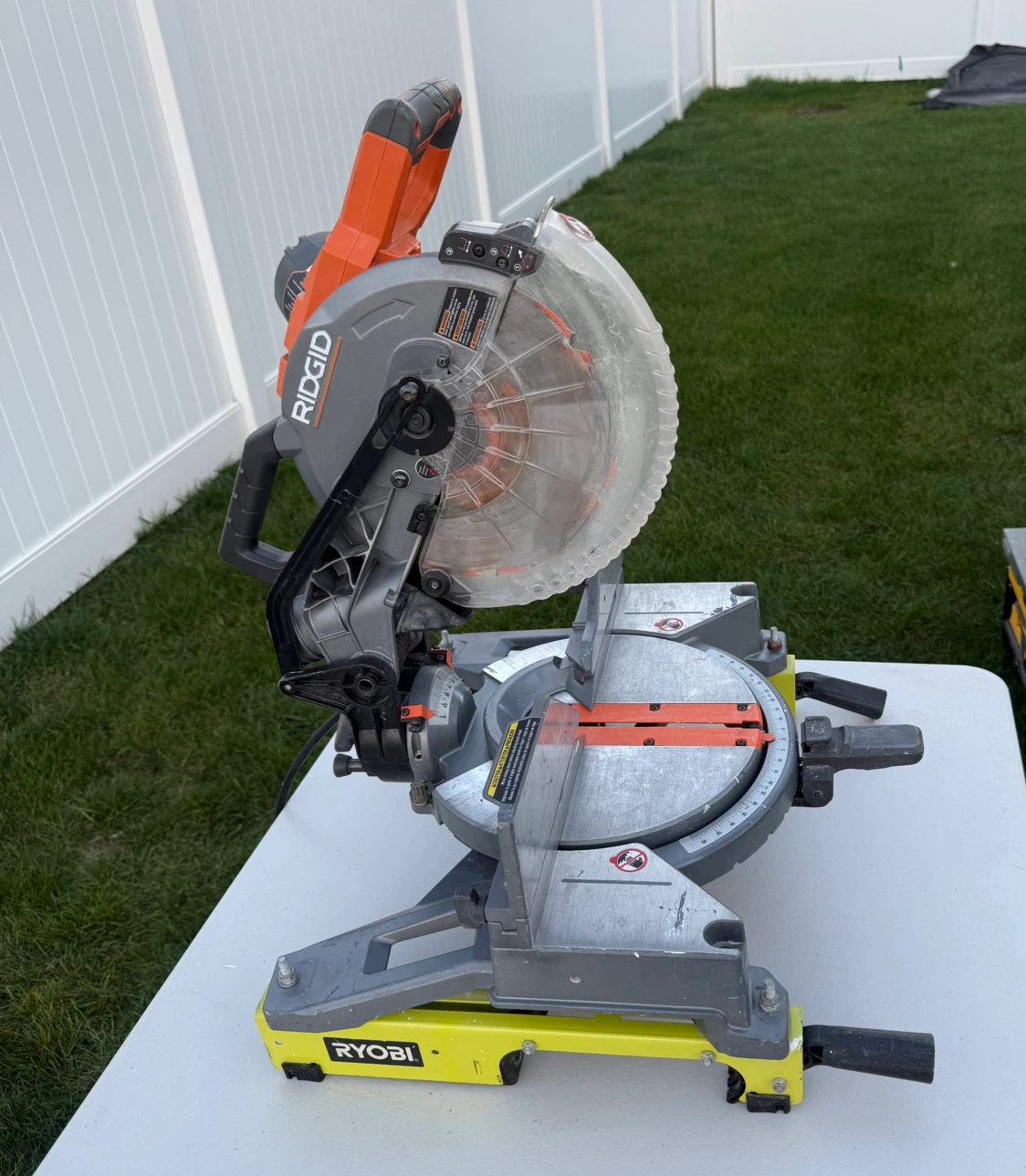 Ridgid Miter Saw with Ryobi Stand - photo 4
