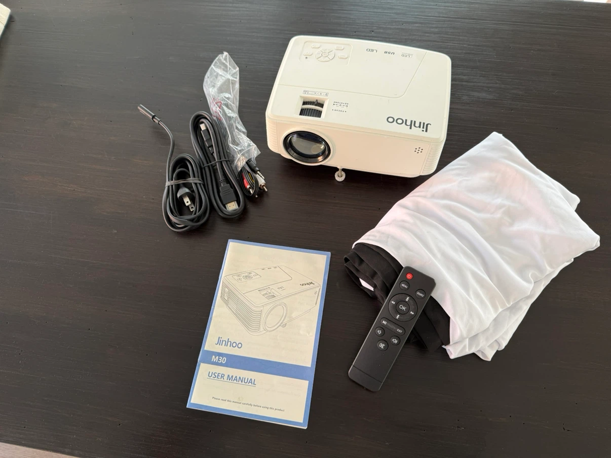 Jinhoo M30 Mini Projector