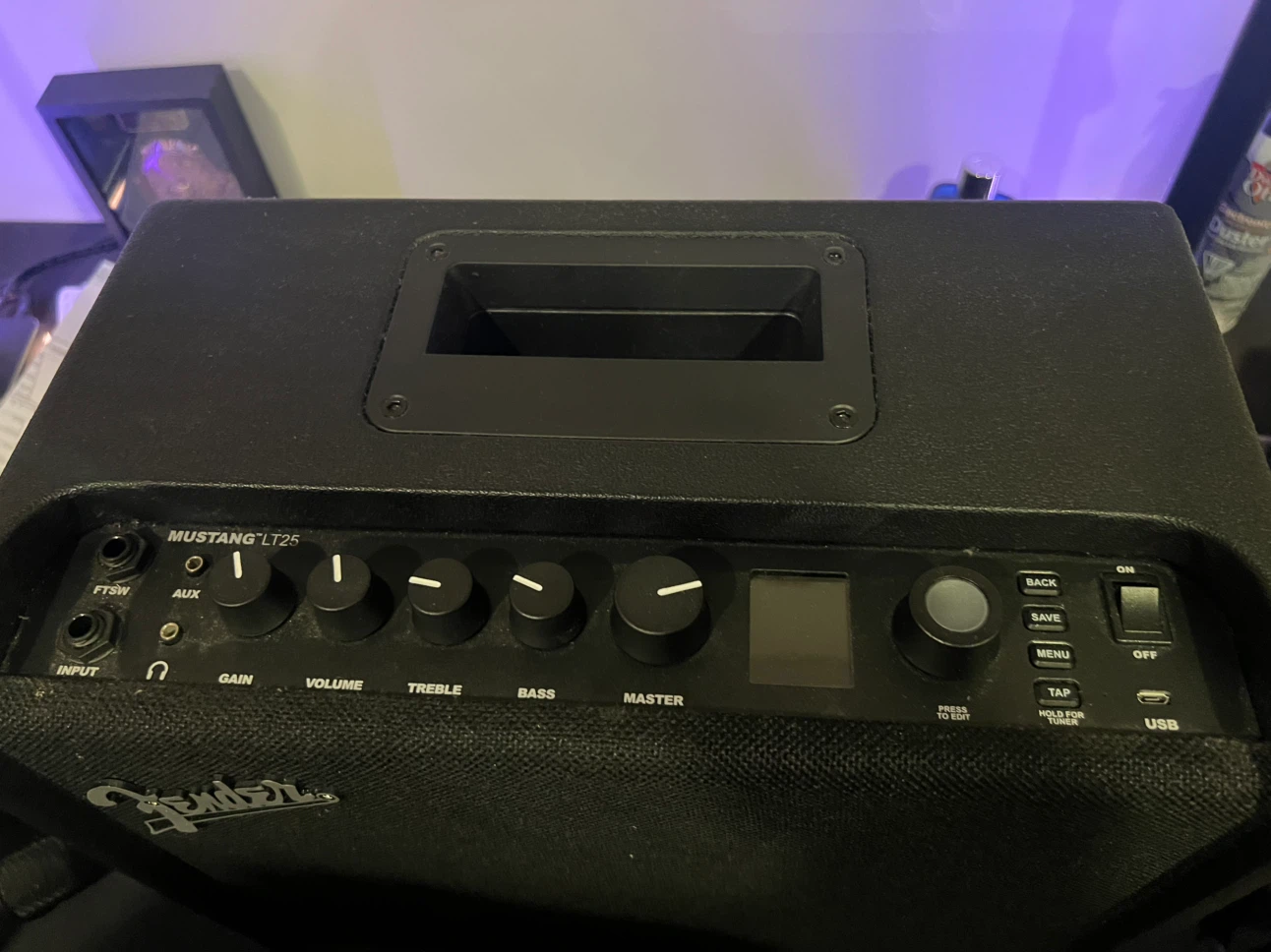 Fender Mustang LT25 Guitar Amplifier - photo 2