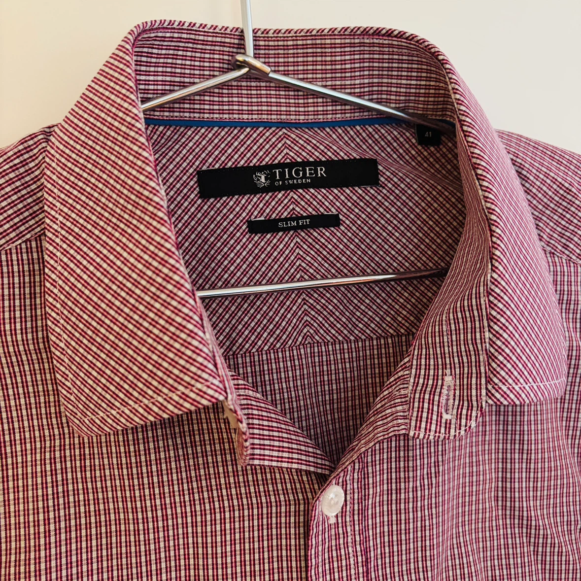 $300 Tiger of Sweden Red Gingham Shirt, Men’s 41 (M-L)