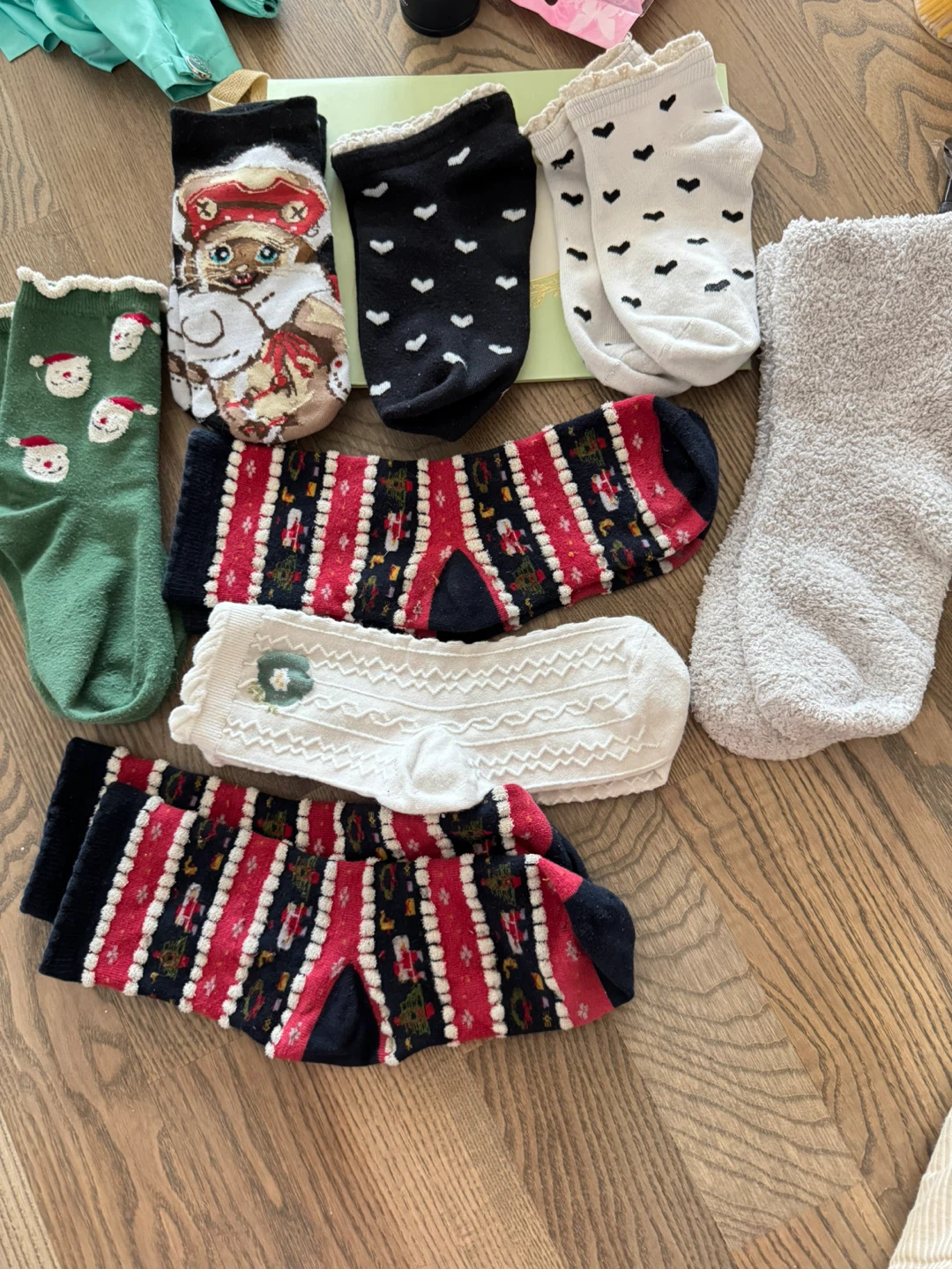 New:Assorted Women's Casual Socks - Set of 7 - photo 2