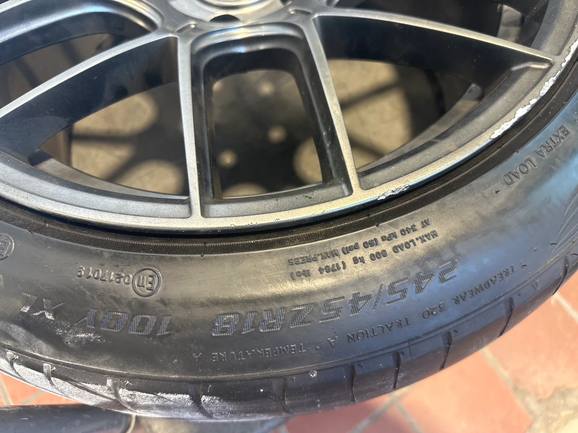 Set of 4 Aodhan 18-inch Wheels with Tires - photo 2