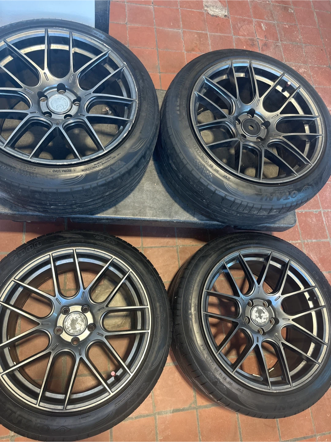 Set of 4 Aodhan 18-inch Wheels with Tires - photo 3