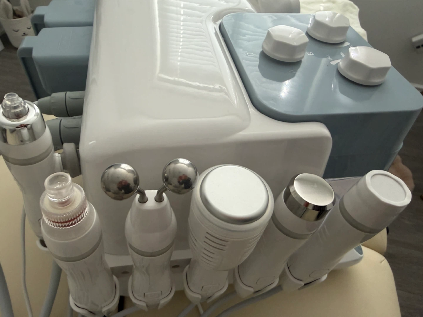 VEVOR Hydra Facial Machine - photo 2