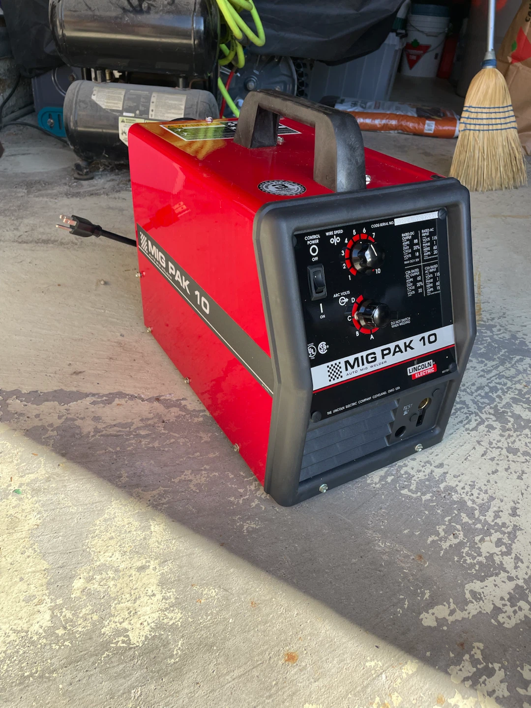 Lincoln Electric Mig Pak 10 Auto MIG Welder