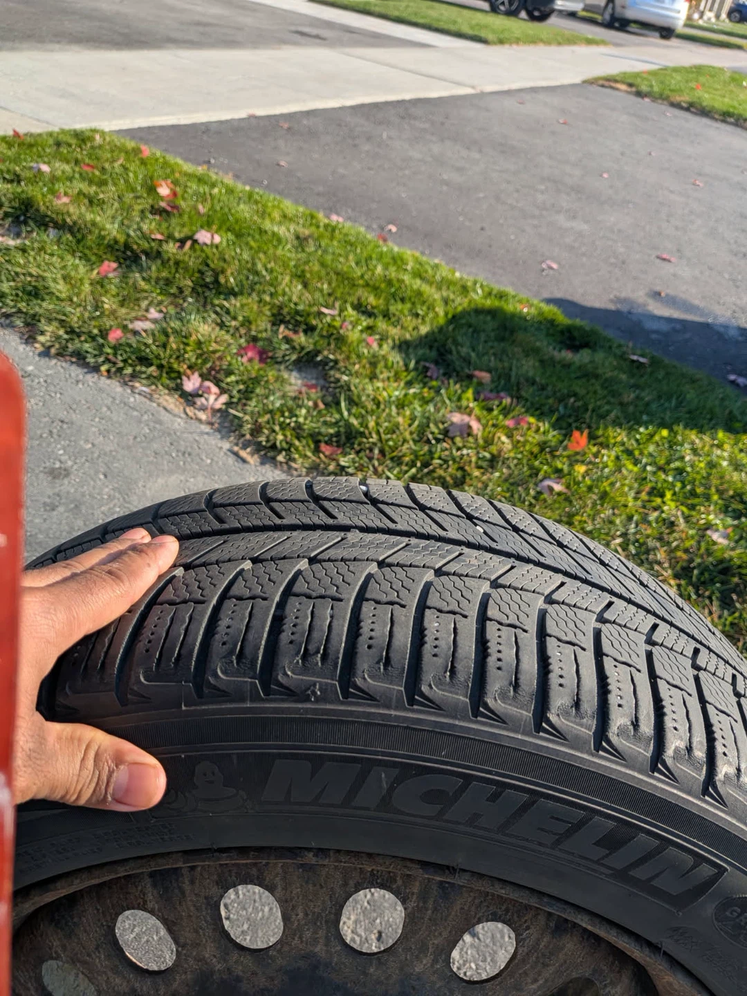 Michelin X-Ice Winter Tire 215/55R17 - photo 4