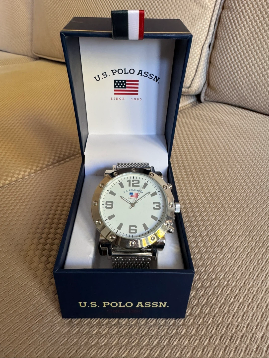 US POLO Men’s Analog watch silver matching mesh metal band