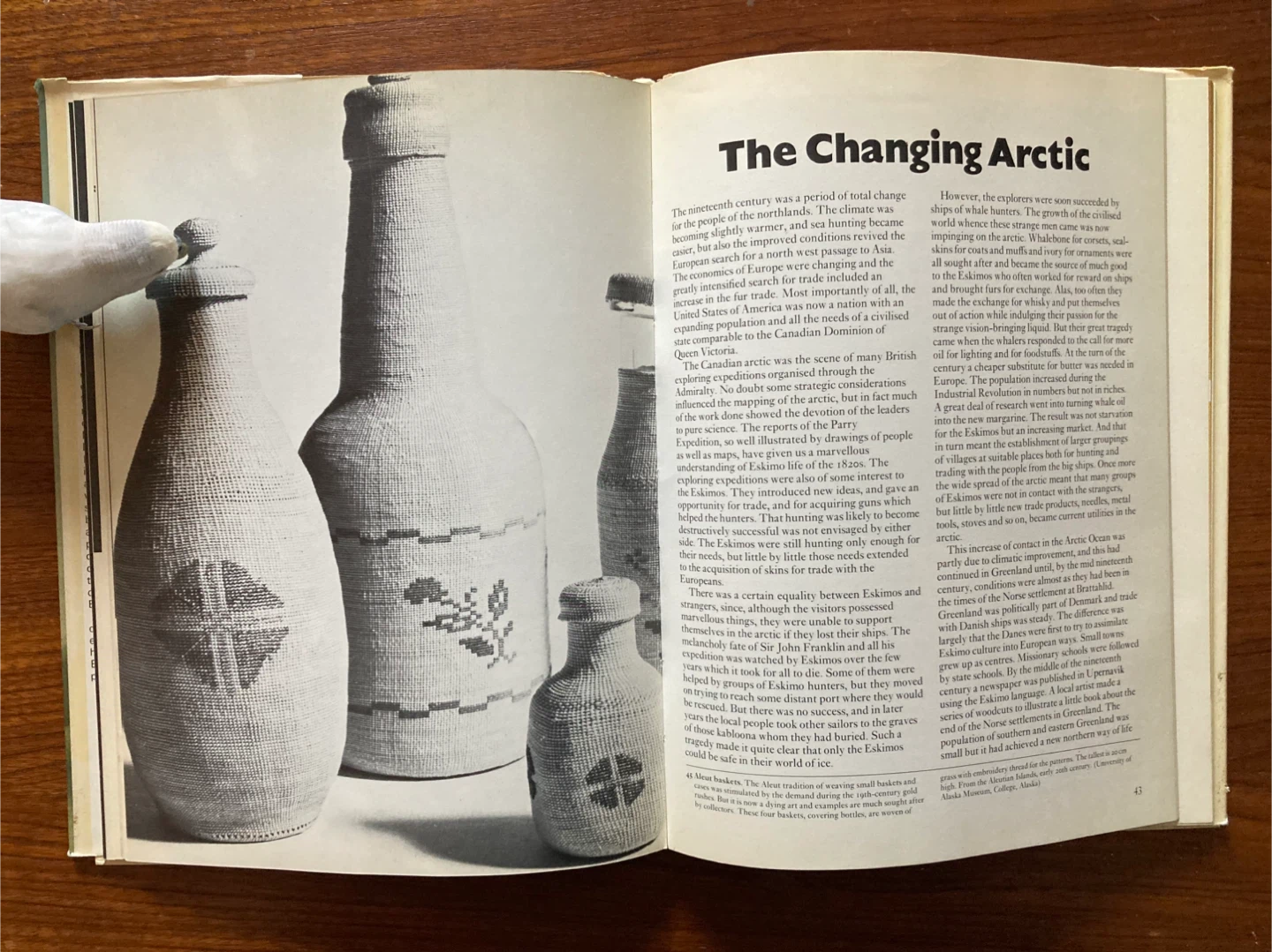 Vintage 1973 Inuit Art Book - photo 4