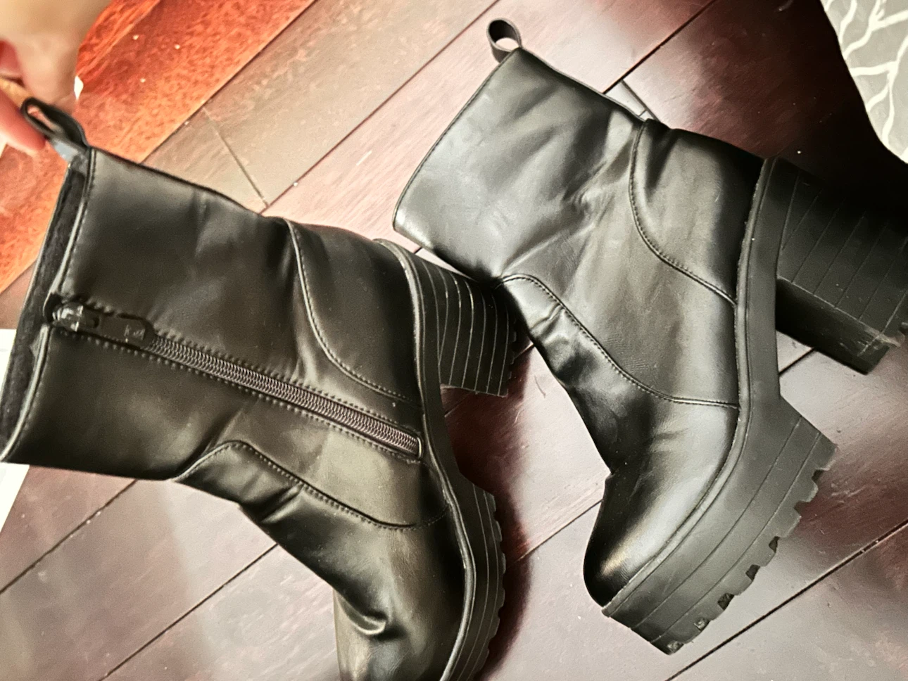 Black platform ankle boots - photo 2