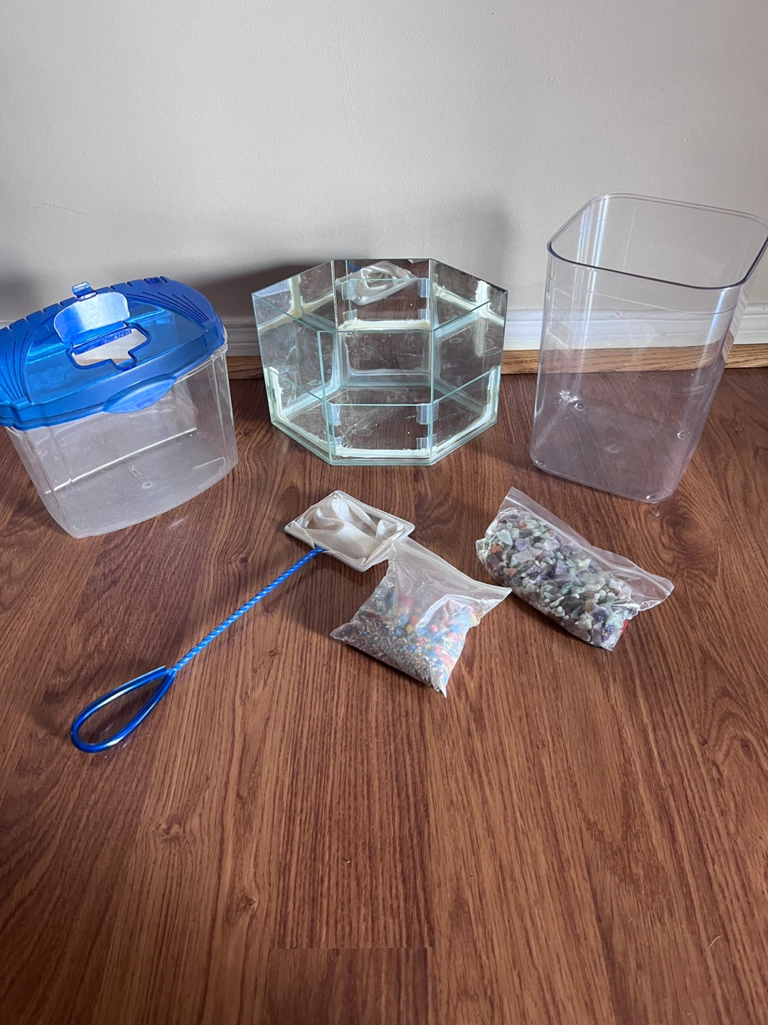 Assorted Small Pet Tanks and Accessories - photo 2