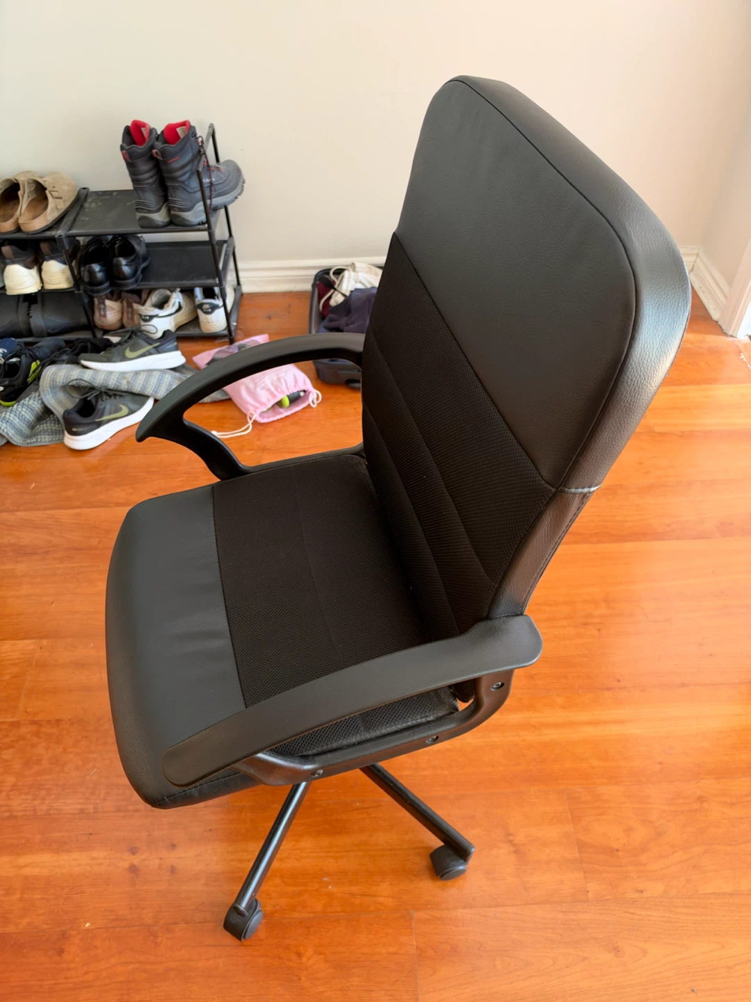 Black Office Chair with Armrests – Swivel, Adjustable Height - photo 4
