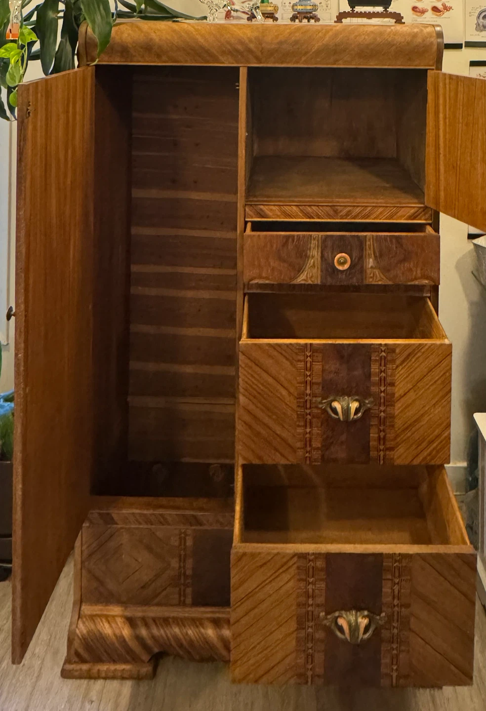 Vintage 1930’s Art Deco Wardrobe - photo 2