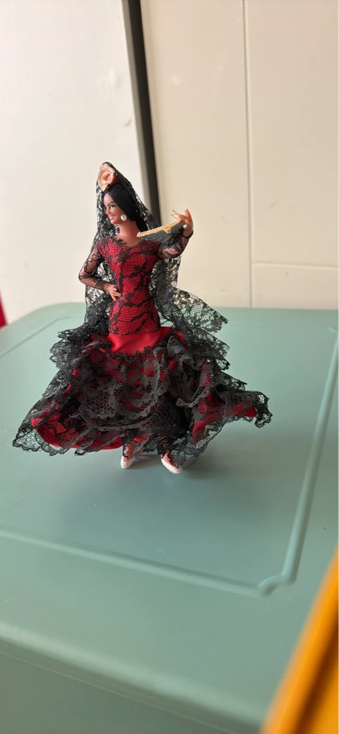 Flamenco Dancer Collector Doll - photo 2
