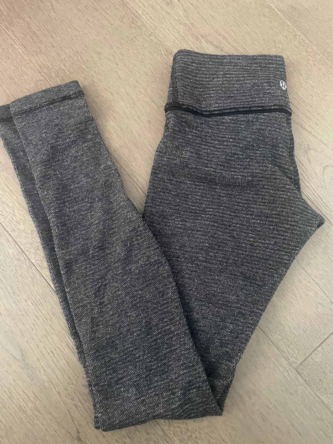 LULULEMON Black & Grey Leggings - photo 2