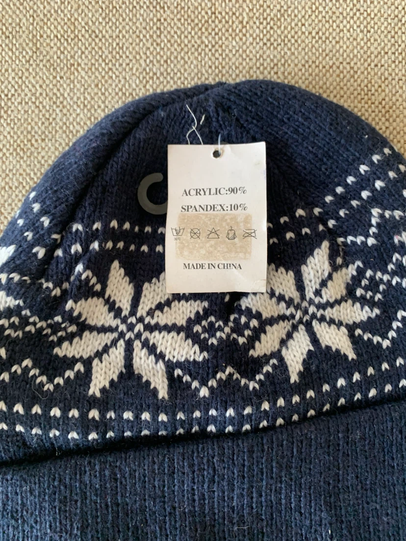 Swan brand navy blue snowflake knit toque - photo 3