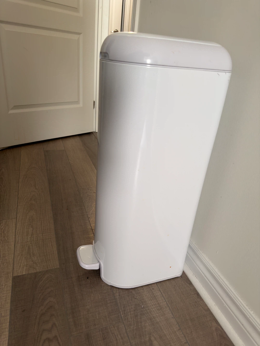 Diaper Genie Platinum Odour Lock Diaper Pail - photo 3