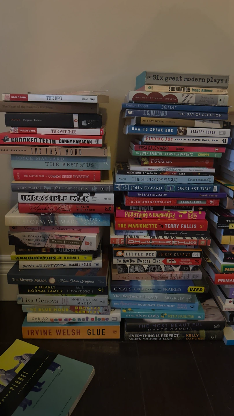 BOOK SALE 📚 - photo 3