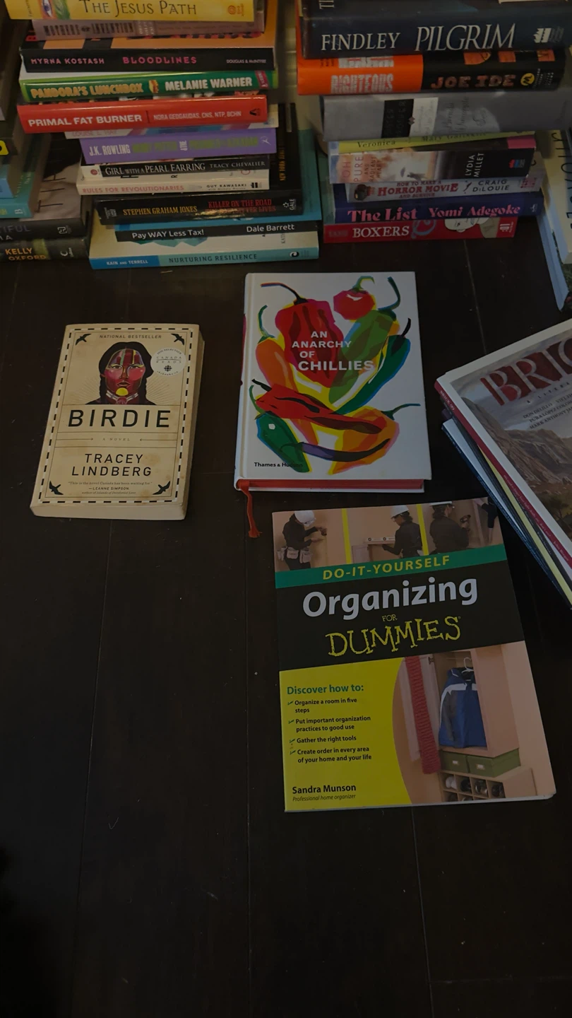 BOOK SALE 📚 - photo 4