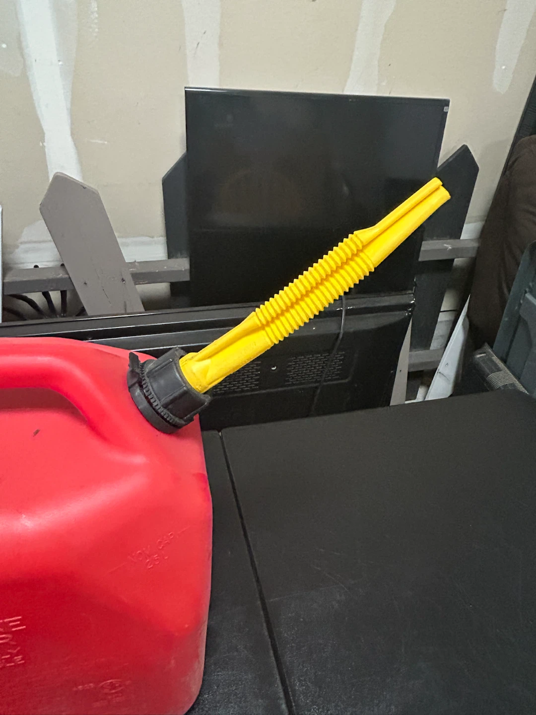 25L Gasoline Jerry Can - photo 5