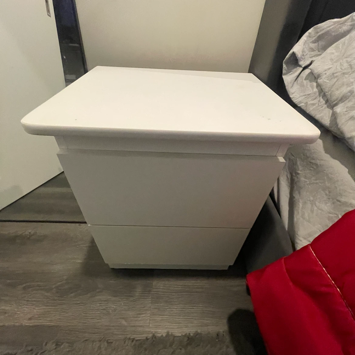 White Malm dresser and nightstand - photo 2