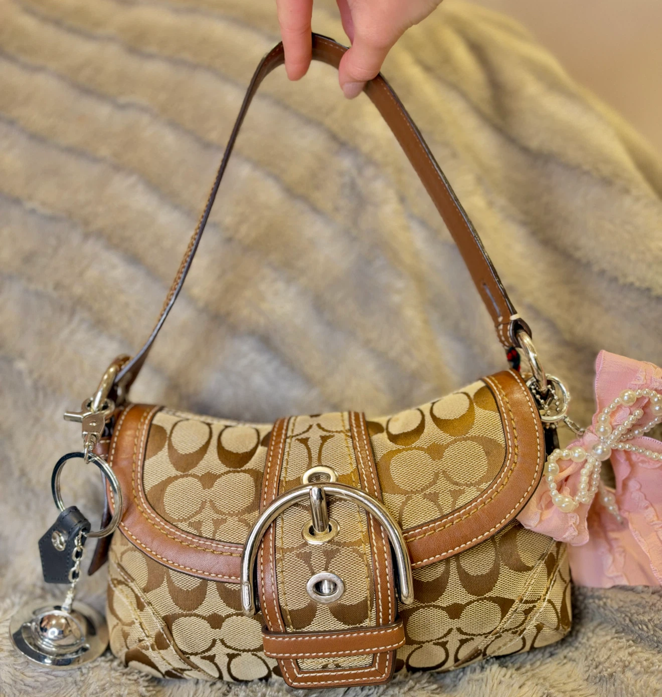rare Coach Signature soho Shoulder Bag - photo 2