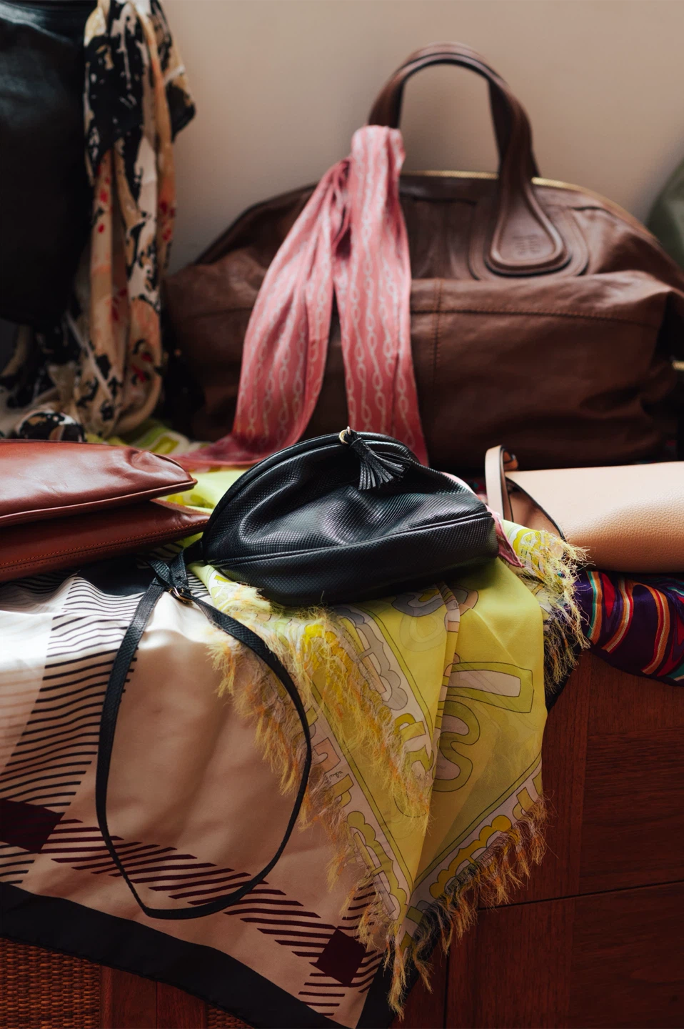 Designer Handbags — Gucci, Celine, Chloé, Balenciaga & More - photo 2