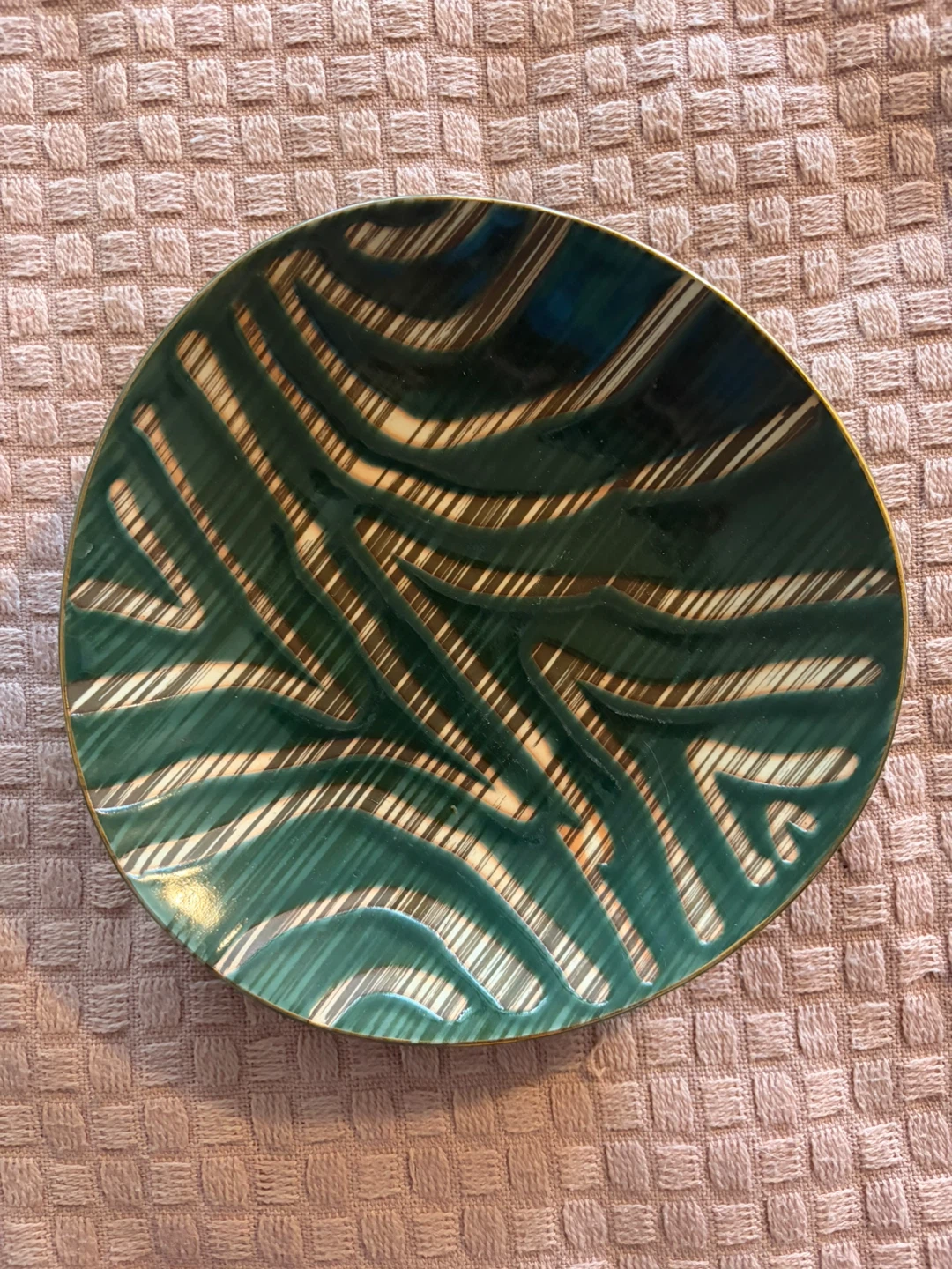 Decorative plate - 8in