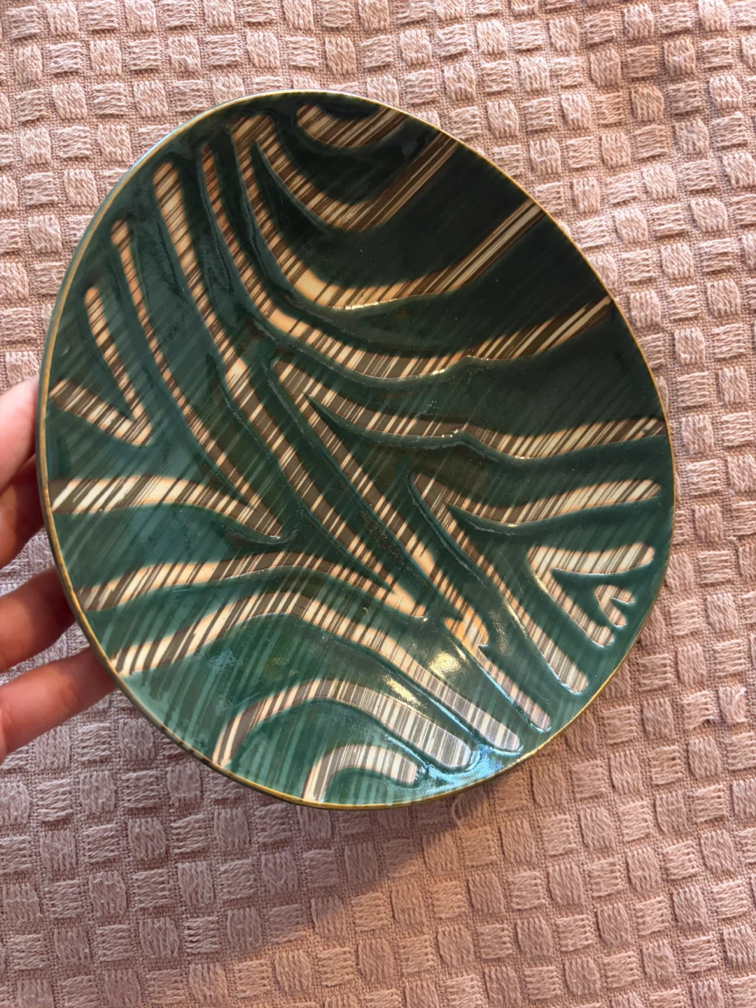 Decorative plate - 8in - photo 2