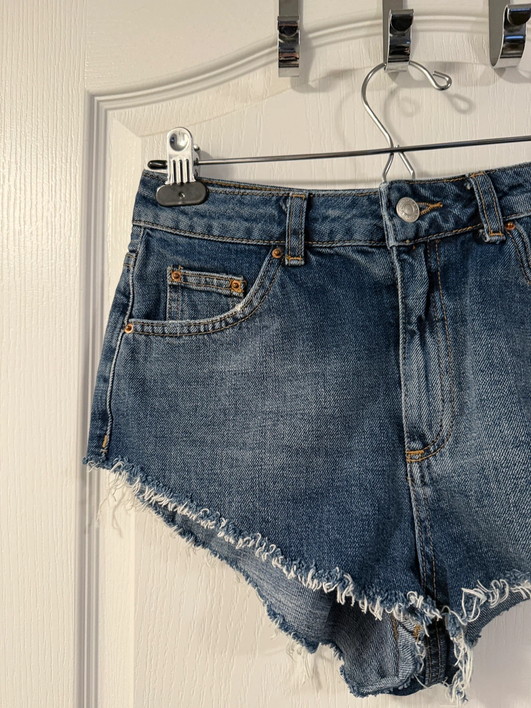Topshop Moto Blue Denim Raw Hem Jean Shorts - photo 4