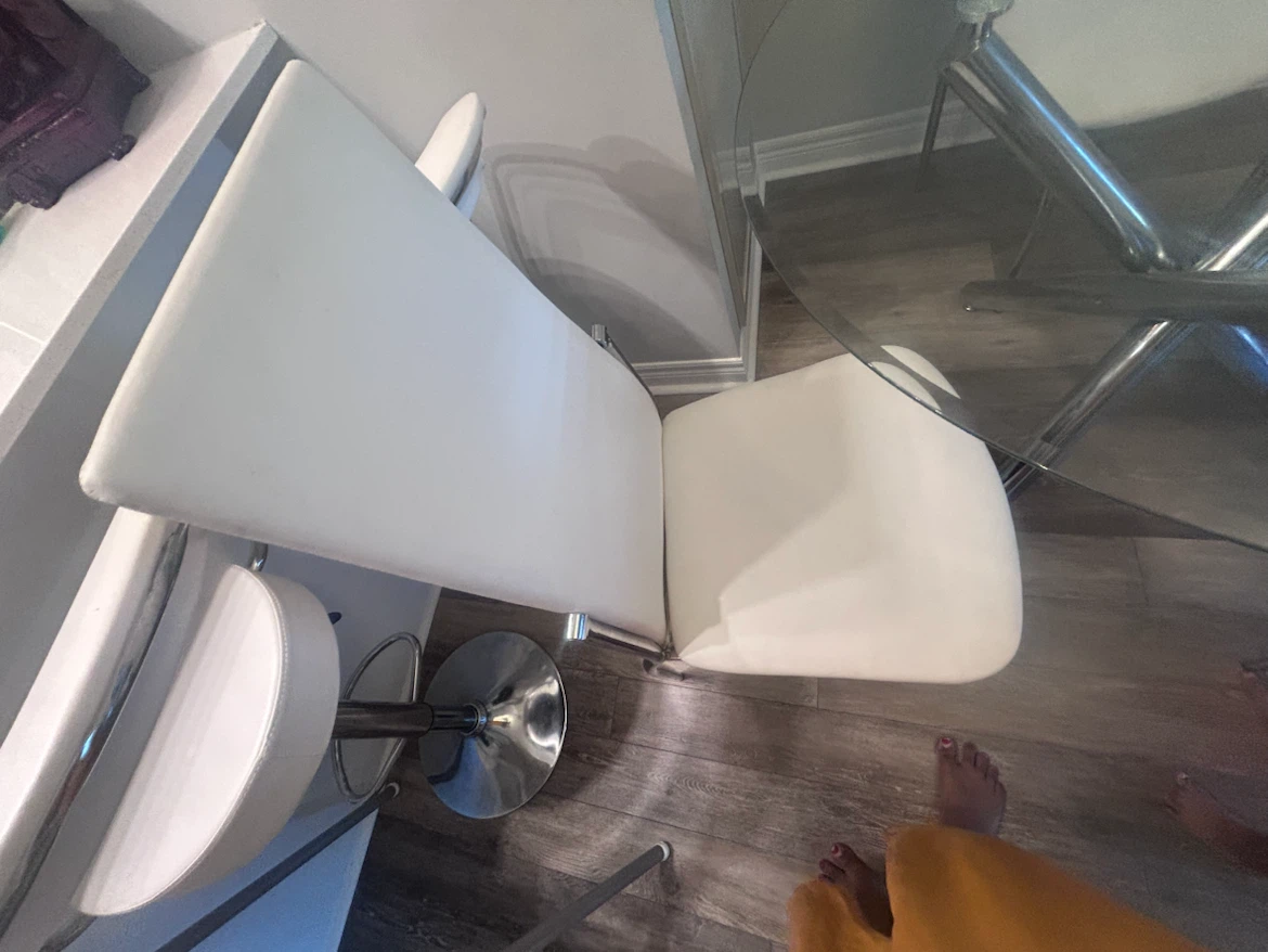 White faux leather dining chairs - photo 2