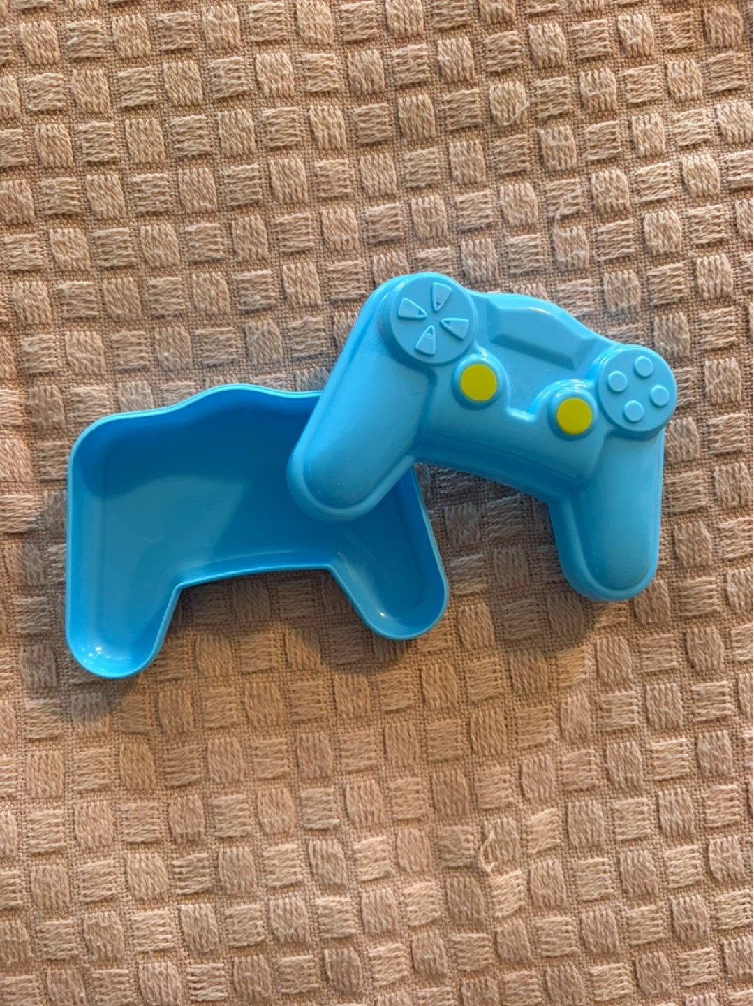 Game controller container
