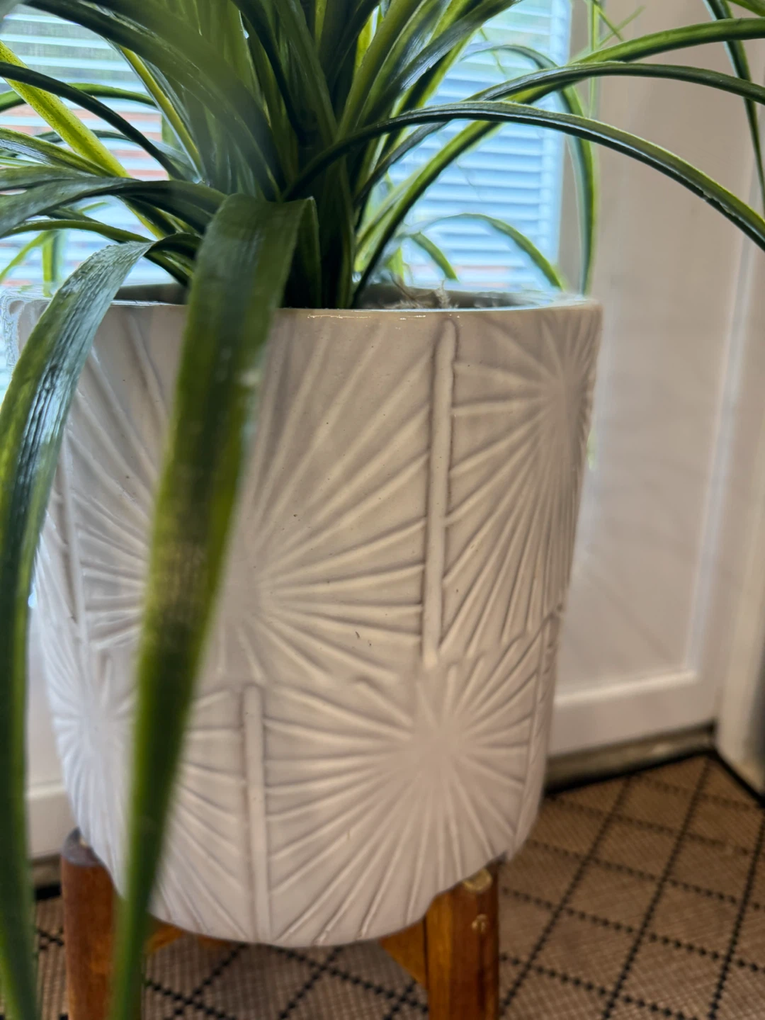 Artificial plant and stand - photo 3