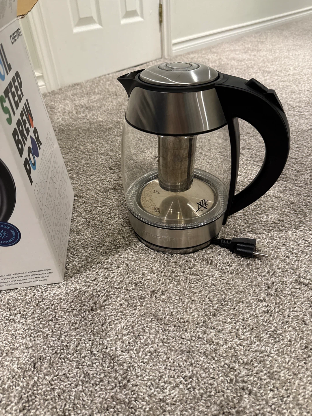 Chefman 1.8L Electric Glass Kettle - photo 3