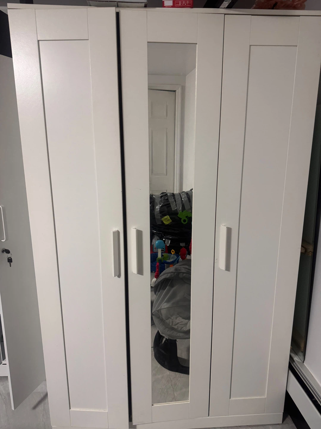 White Triple Door Wardrobe with Mirror