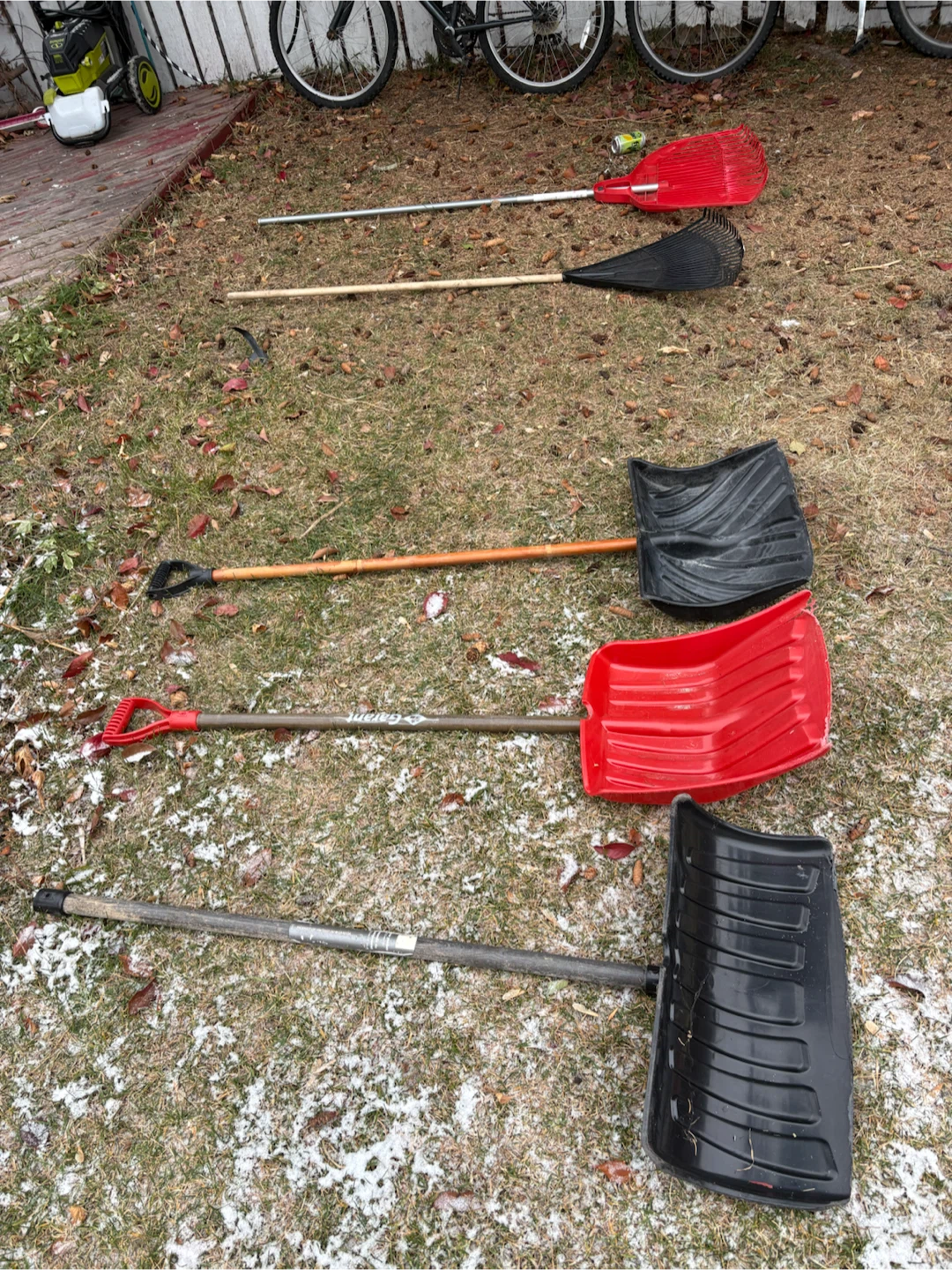 Snow Shovels and Garden Tools - photo 5