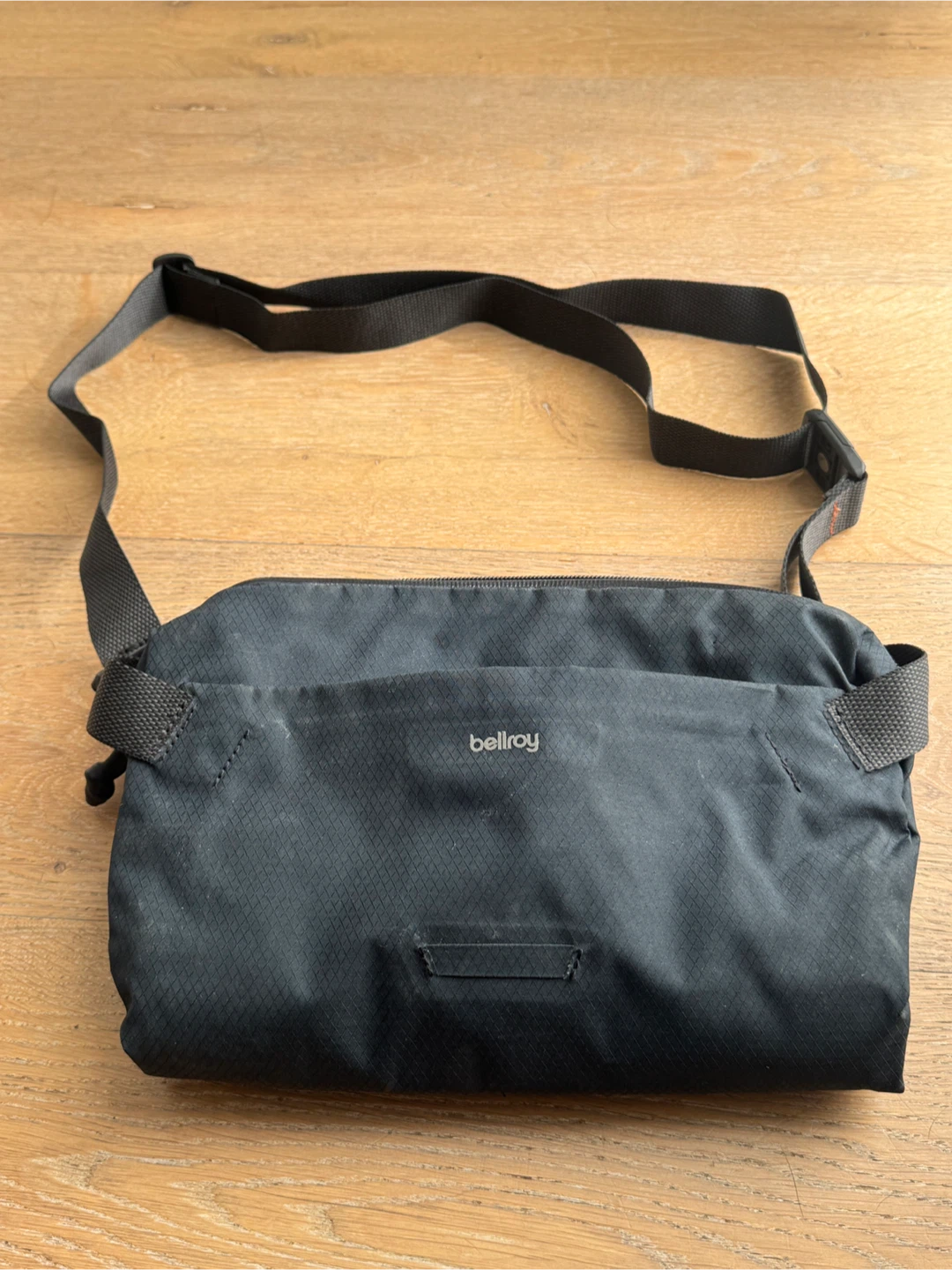 Bellroy venture sling (crossbody bag)
