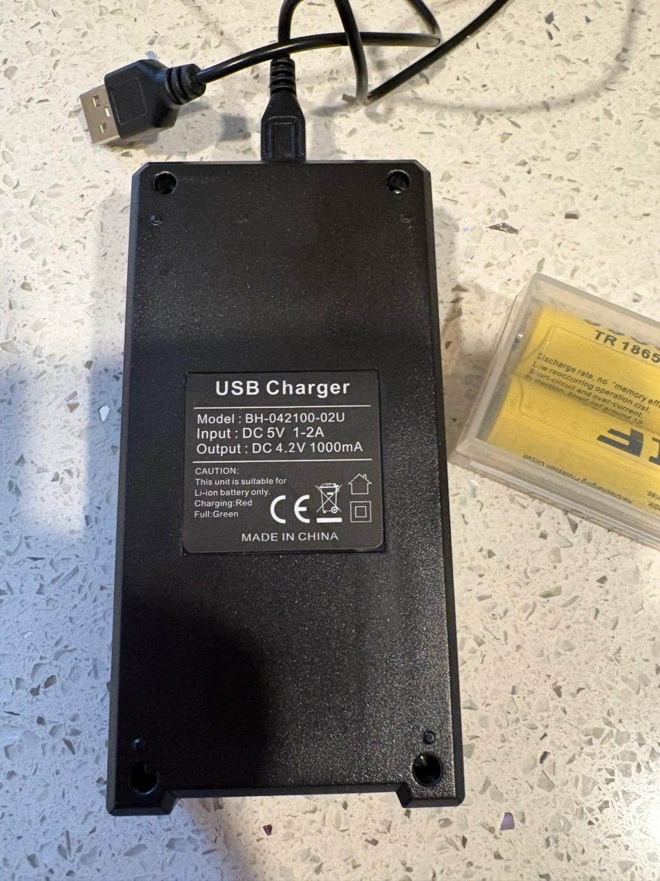 USB Li-ion Battery Charger with Two 18650 Batteries - photo 3