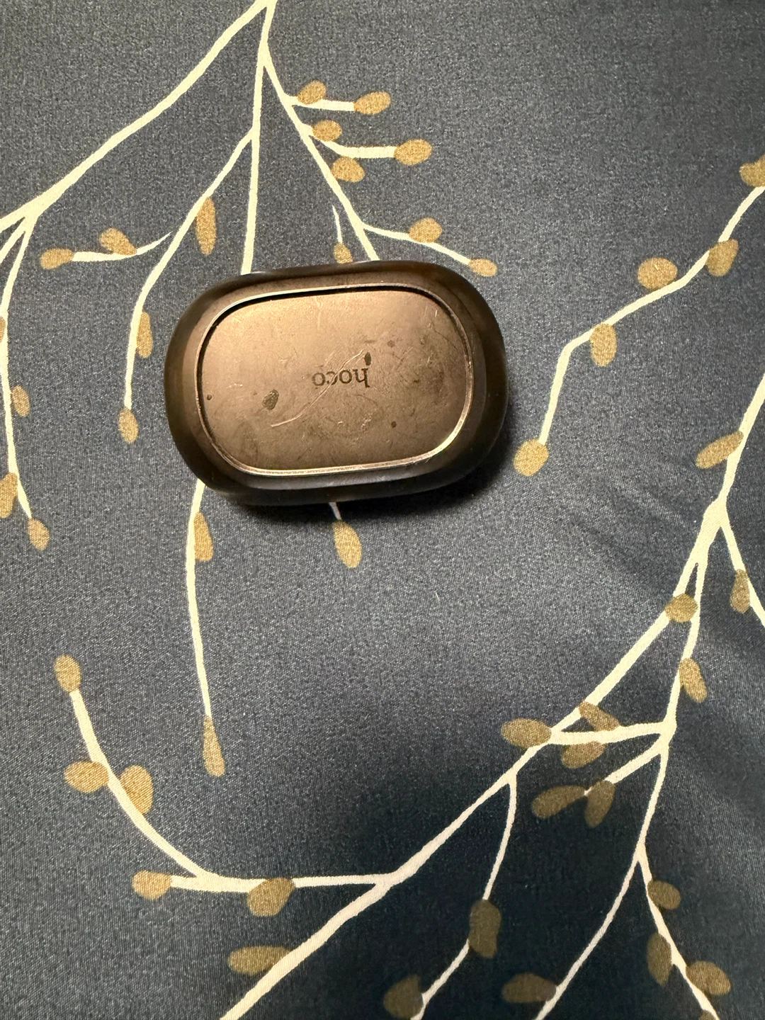 Hoco wireless earbuds with charging case - photo 4