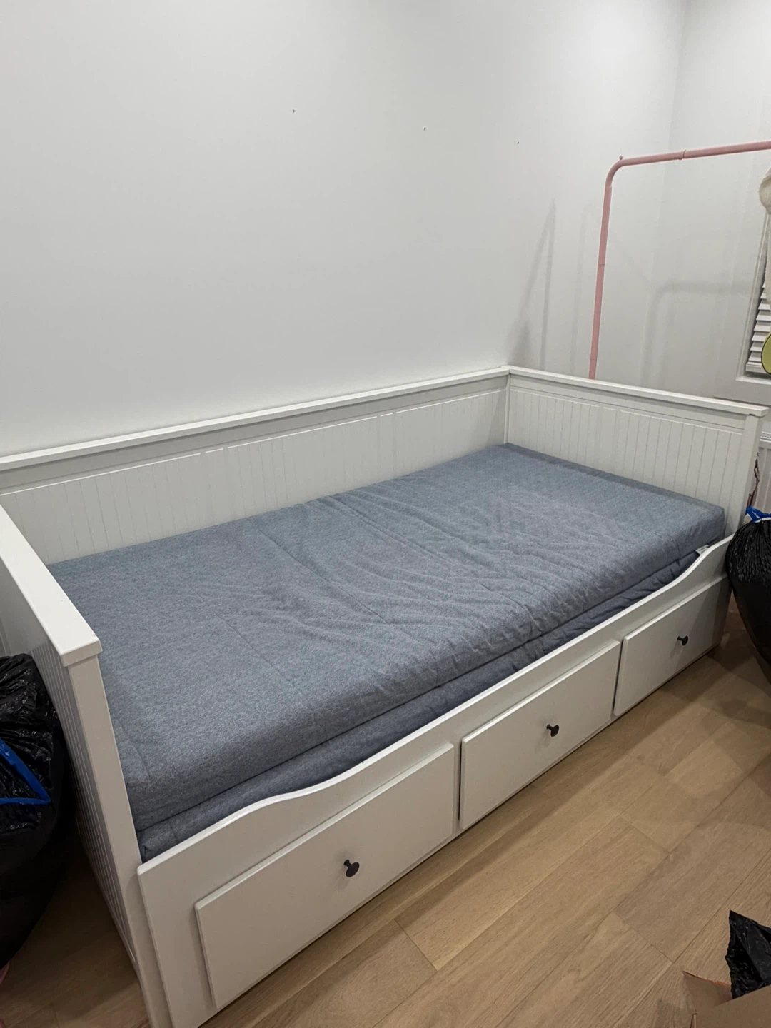 ♡ IKEA hemnes bed, great condition + mattresses ♡