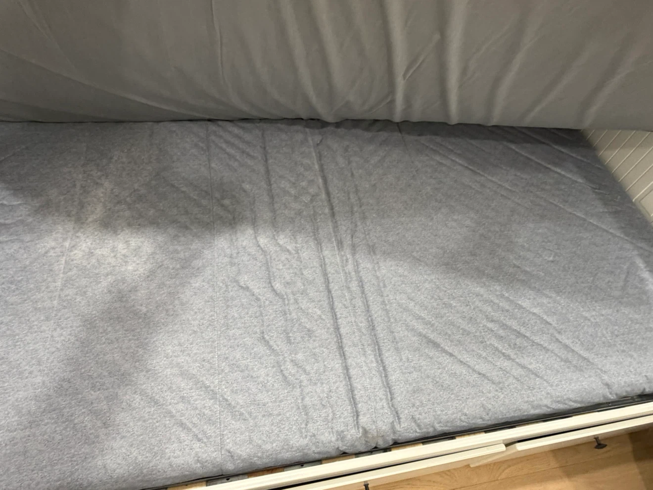 ♡ IKEA hemnes bed, great condition + mattresses ♡ - photo 3