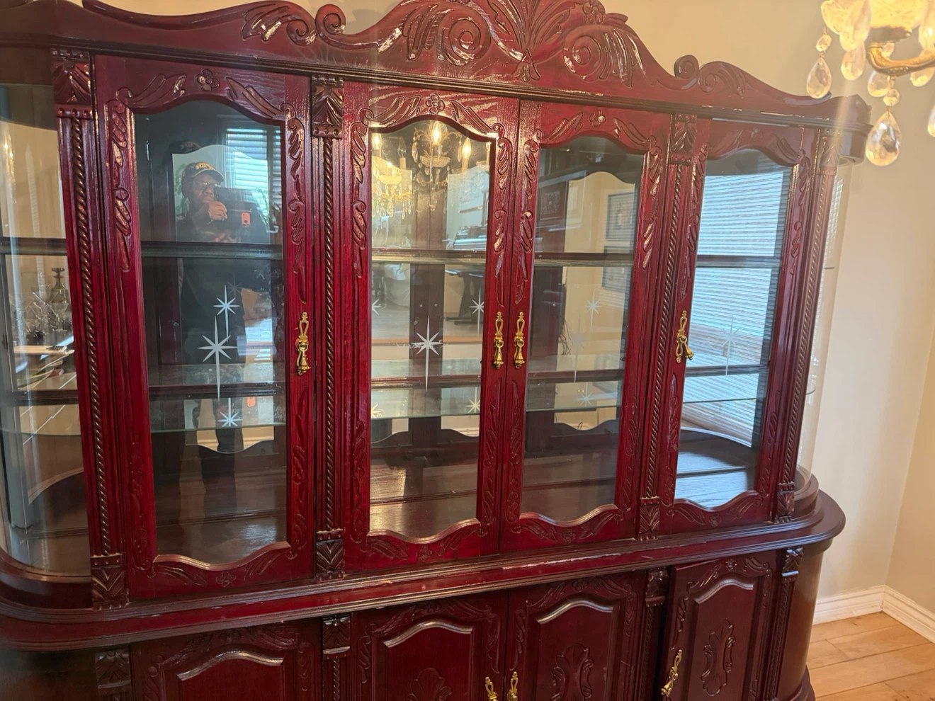 Vintage China Cabinet - photo 3