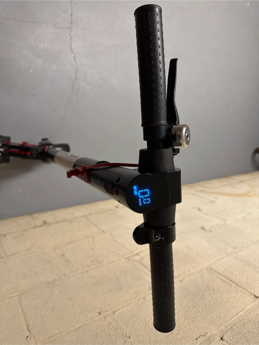 Gotrax Electric Scooter - photo 3