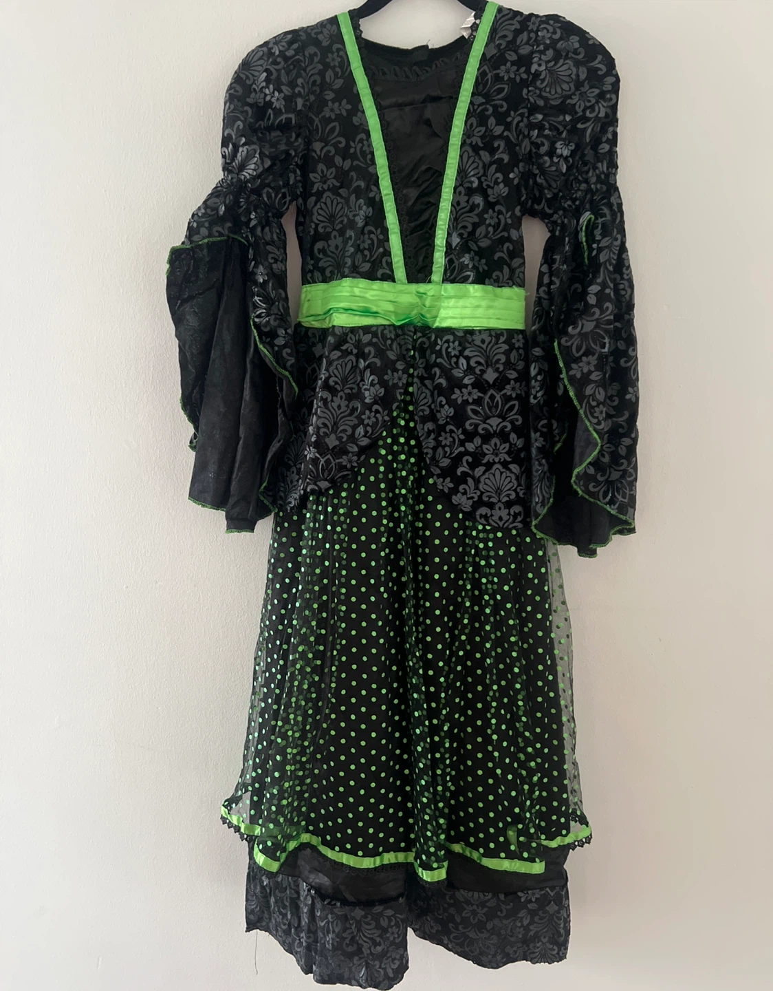 Black and Green Witch Costume - photo 3