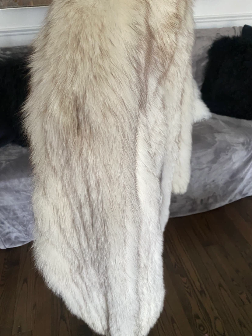 Genuine  FOX Fur Coat size large to xlarge - photo 4