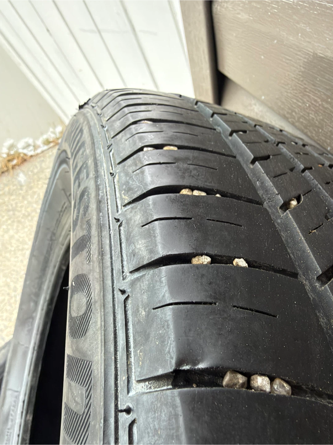 215/65/R17 Bridgestone S+M 65-70% Thread - photo 3