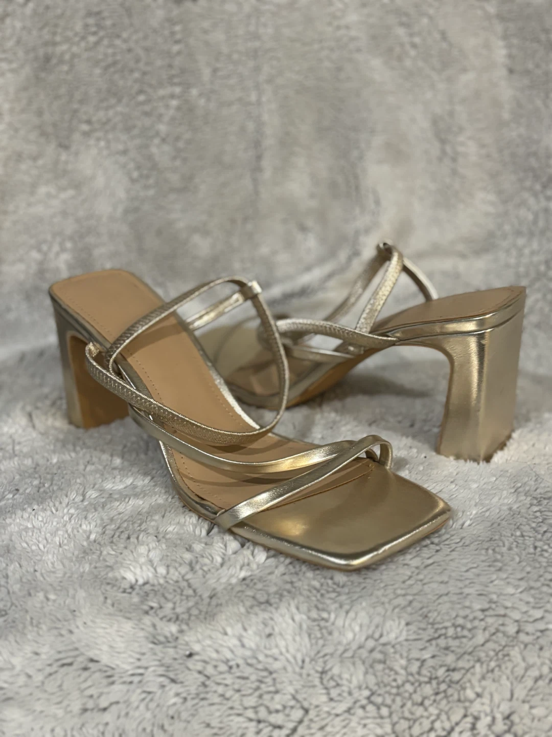H&M Gold Strappy Block Heel Sandals - photo 4