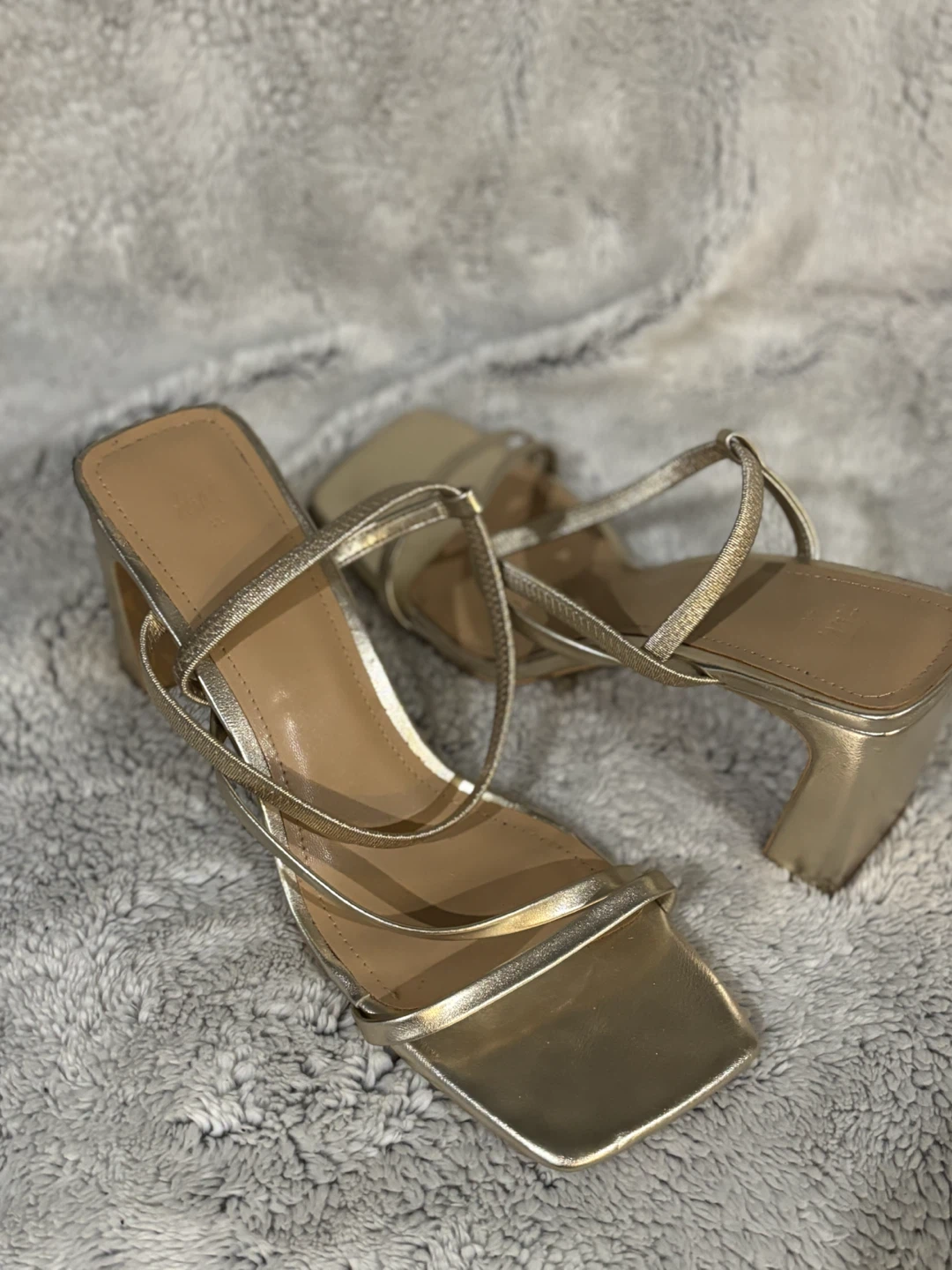 H&M Gold Strappy Block Heel Sandals - photo 5