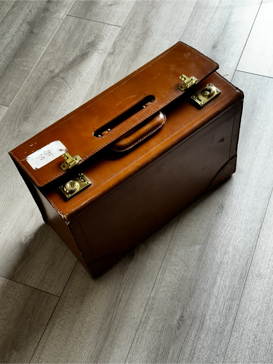 Vintage hard shell case /suitcase / briefcase