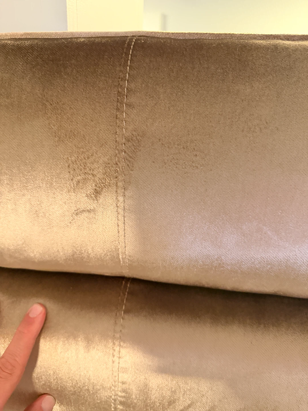 Velvet Upholstered Queen Size Headboard - photo 2
